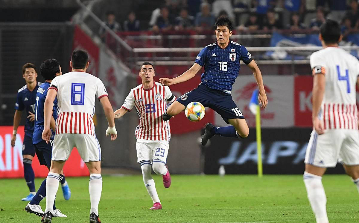 爱游戏体育- 赛地聚焦——意大利杯加时末段热度飙升，埃因霍温状态回暖，气氛紧张，年轻球员得到机会