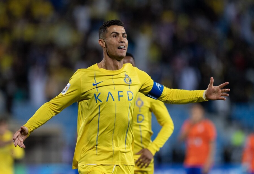 爱游戏- c罗在拜仁比赛中关键助攻,惊险取胜引发热议的是谁 