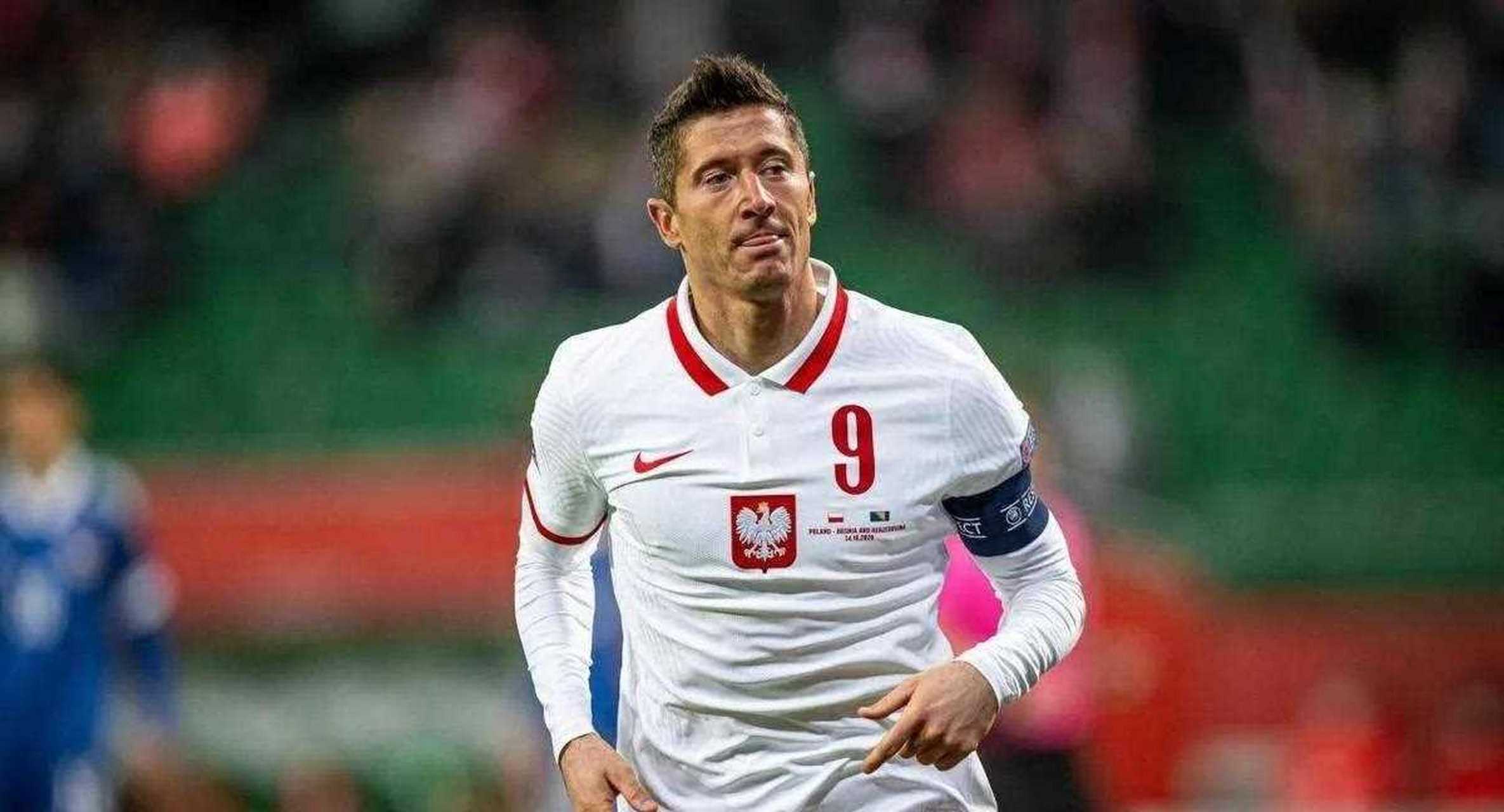 爱游戏-莱万多夫斯基回归赛场，势不可挡首场状态亮眼，拜仁观众沸腾！的简单介绍